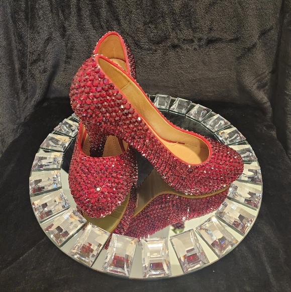 RED GLASS CRYSTAL PLATFORM PUMPS - Picture 6 of 12